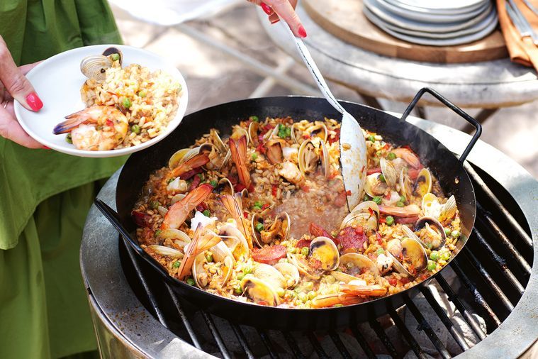 Featured Food and Wine pairing: Chorizo and prawn paella on the barbecue paired with Berg Herring Nero d’Avola